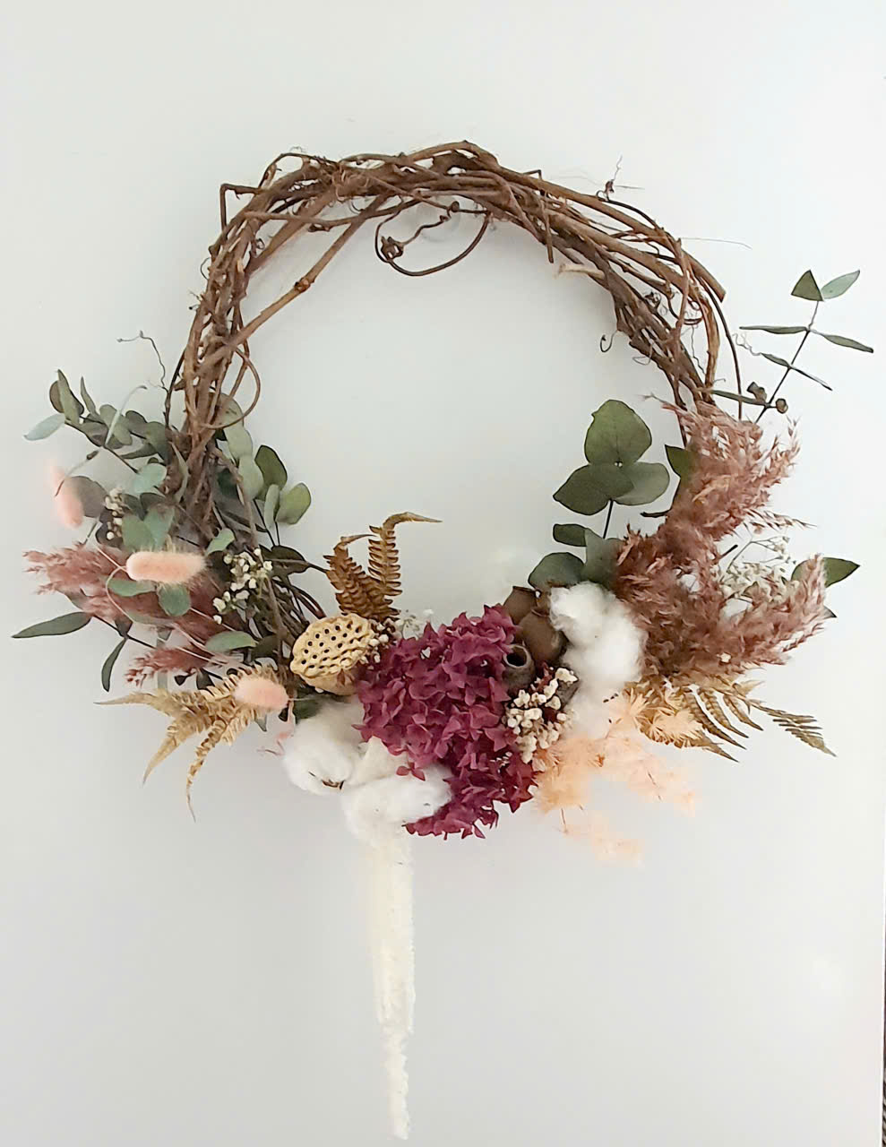 9 Stunning Dried Flower Arrangements to Transform Your Space 5 Dried-flowers-wreath