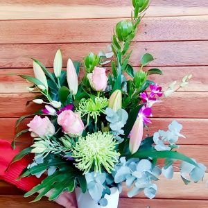 Elegant Mixed Vase Arrangement