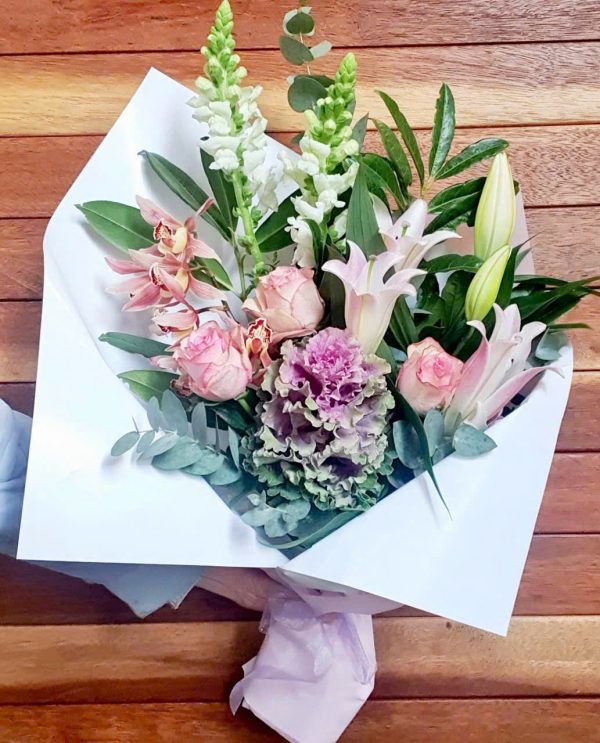 Graceful Pink and White Bouquet